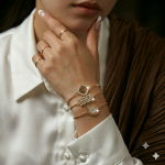 دستبند زنانه استیل طرح ورساچه - Image 3